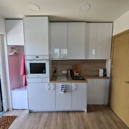 Vaivorykstes 7d Apartamentai Su Baseinu Vasaros Metu アパート *