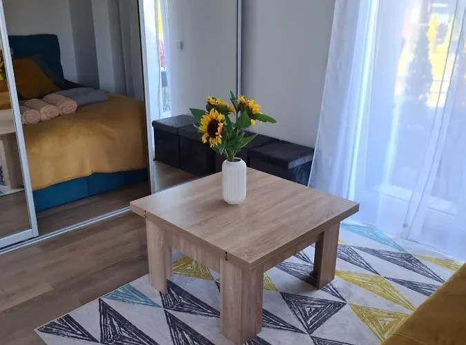 Апартаменти Vaivorykstes 7d Apartamentai Su Baseinu Vasaros Metu