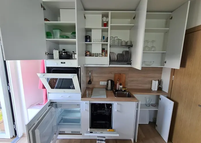 Vaivorykstes 7d Apartamentai Su Baseinu Vasaros Metu
